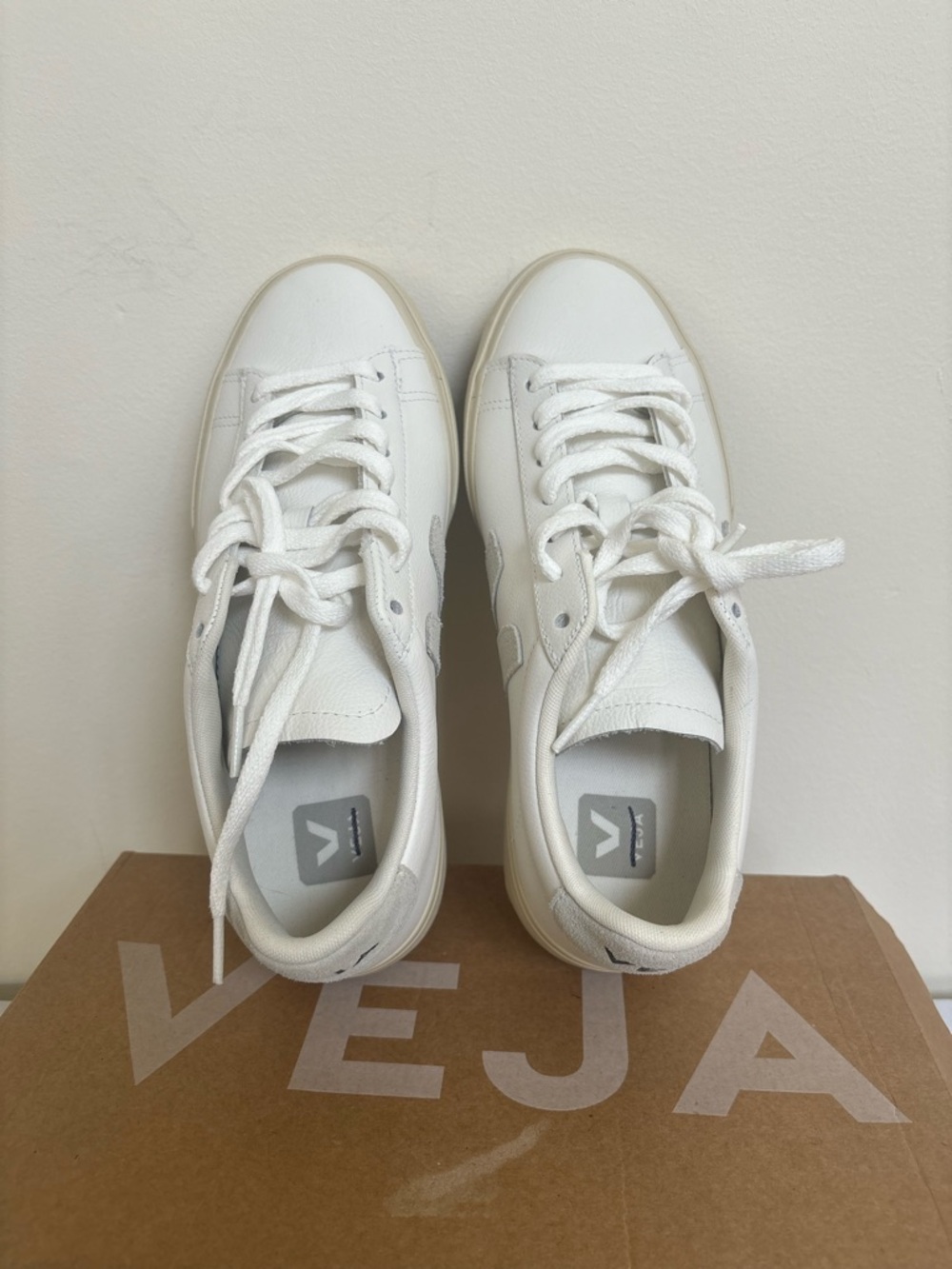 Veja Campo Leather Sneakers Sz8 Eu 39 Extra White/Natural Suede NWB - Picture 7 of 8